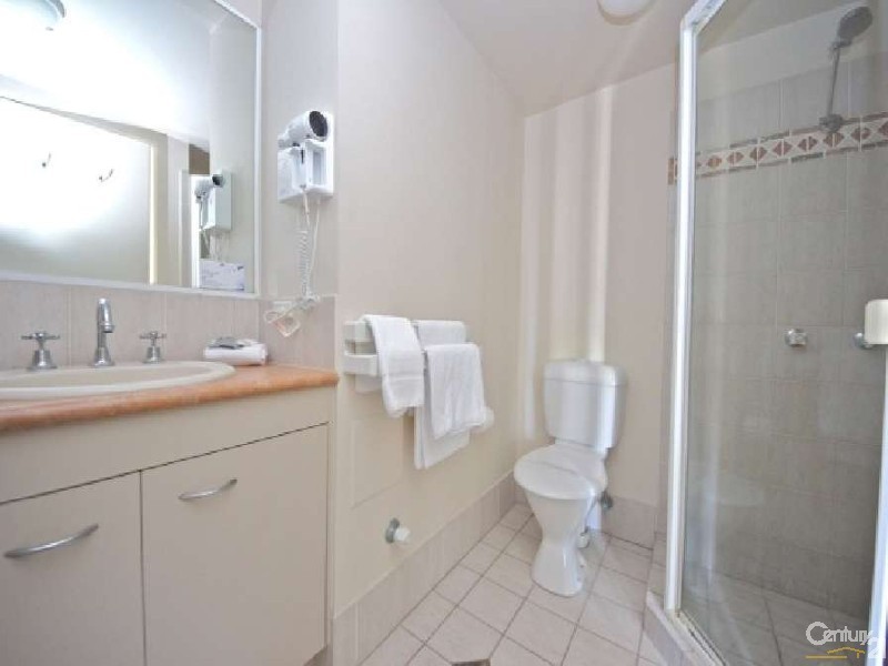 18/9 Margaret Ave, Broadbeach QLD 4218