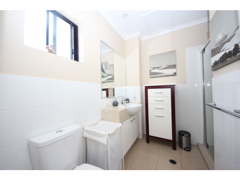 17/24-26 Parker Street, Labrador QLD 4215