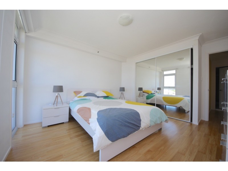 1065/2633 Gold Coast Highway, Broadbeach QLD 4218