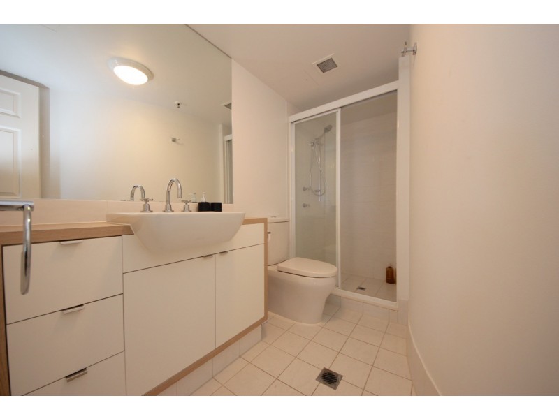 1065/2633 Gold Coast Highway, Broadbeach QLD 4218