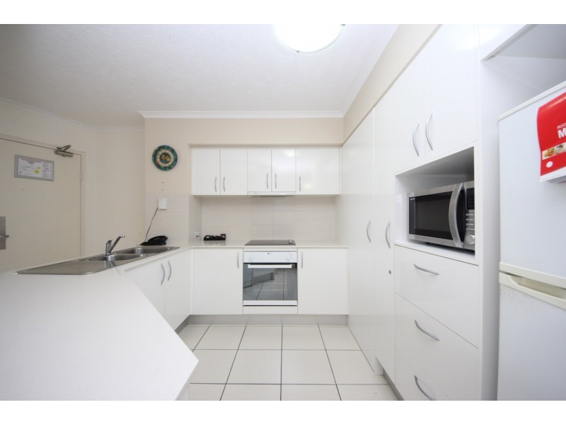 24/10 Alexandra Avenue, Mermaid Beach QLD 4218