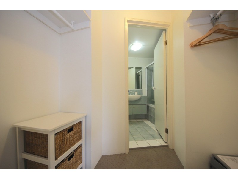 24/10 Alexandra Avenue, Mermaid Beach QLD 4218