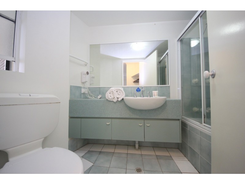 24/10 Alexandra Avenue, Mermaid Beach QLD 4218