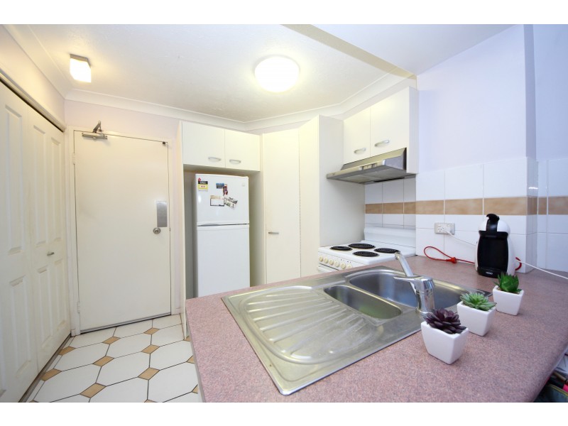 15/21 Markwell Avenue, Surfers Paradise QLD 4217