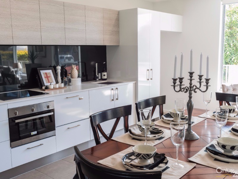 1101/8 Waterford Court, Bundall QLD 4217