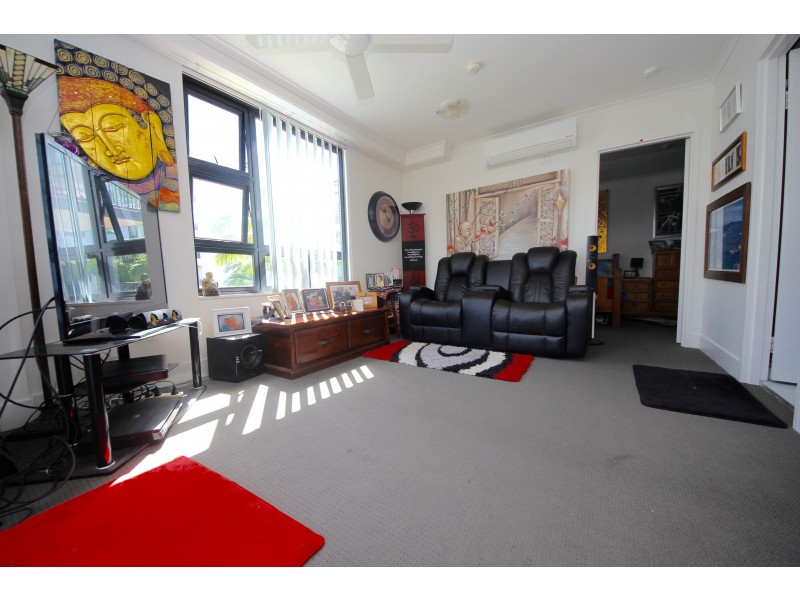 212/30 Surf Parade, Broadbeach QLD 4218