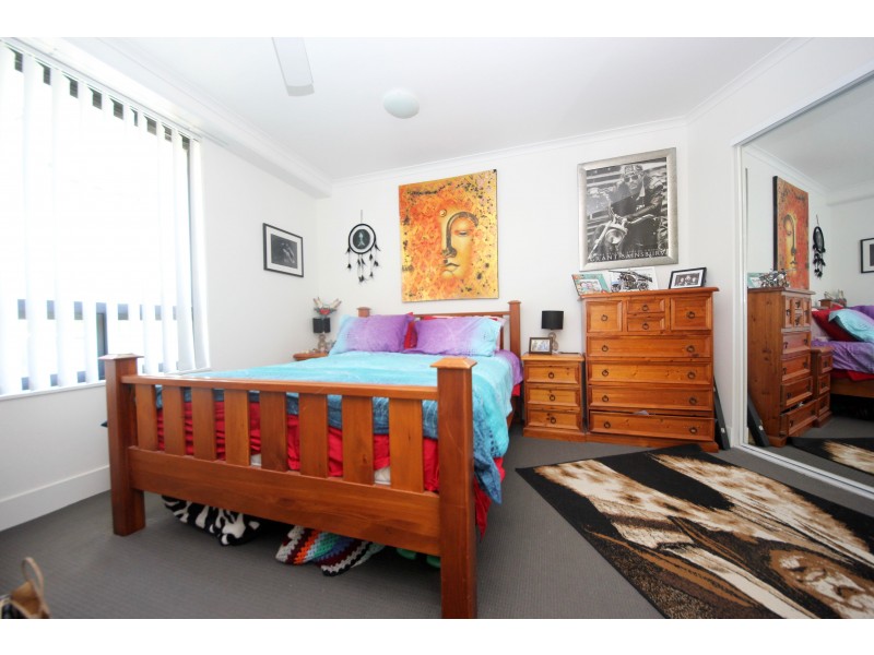 212/30 Surf Parade, Broadbeach QLD 4218