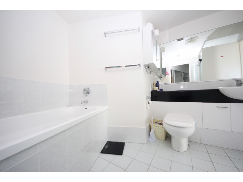 212/30 Surf Parade, Broadbeach QLD 4218