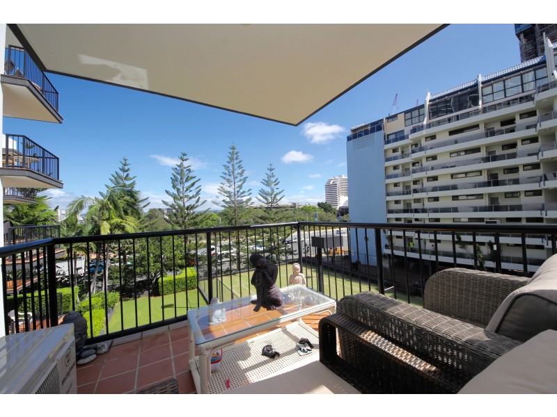212/30 Surf Parade, Broadbeach QLD 4218