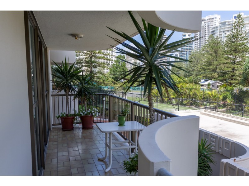 4/3645 Main Beach Parade, Main Beach QLD 4217