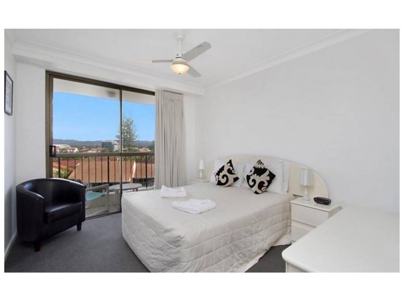 4-6 Britannia Ave, Broadbeach QLD 4218