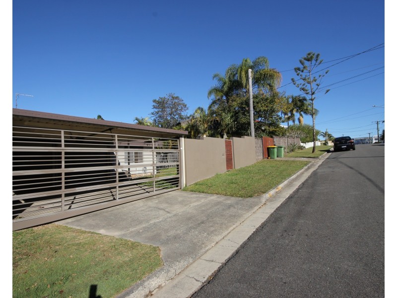 20b Raymond Ave, Bundall QLD 4217
