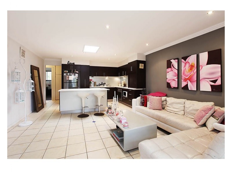 20b Raymond Ave, Bundall QLD 4217