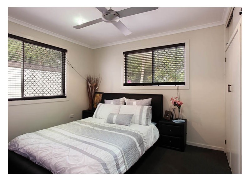 20b Raymond Ave, Bundall QLD 4217