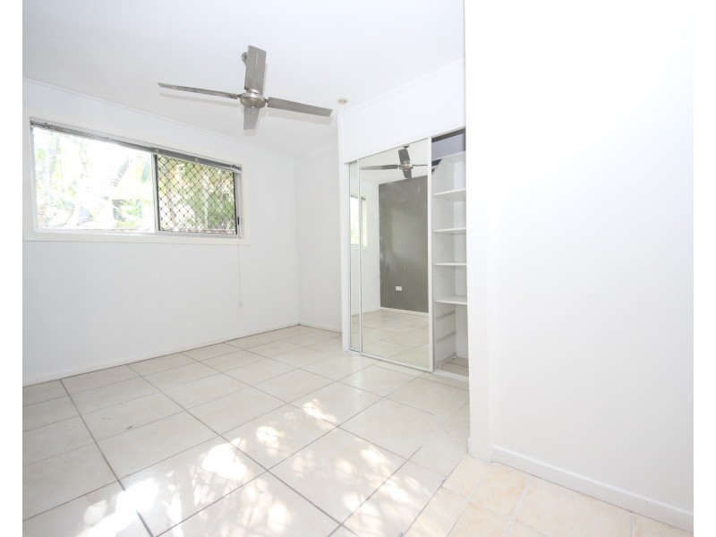 20b Raymond Ave, Bundall QLD 4217