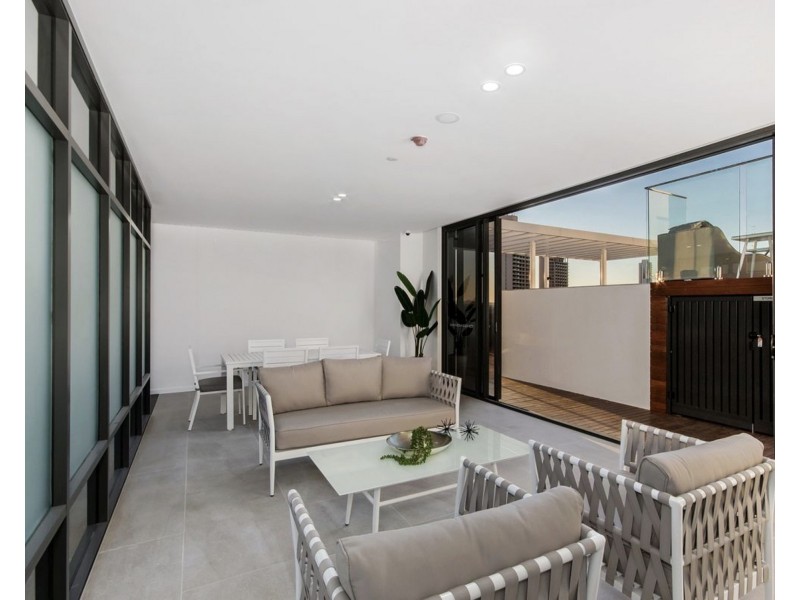 95 Old Burleigh Road, Broadbeach QLD 4218