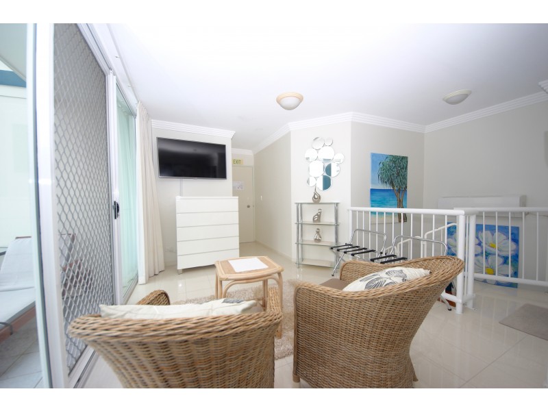 18/13-15 Anne Avenue, Broadbeach QLD 4218