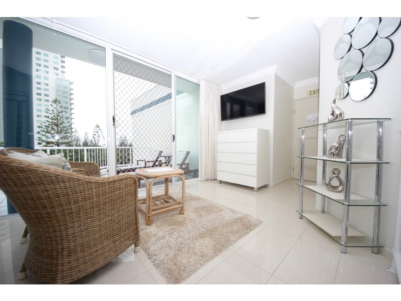 18/13-15 Anne Avenue, Broadbeach QLD 4218