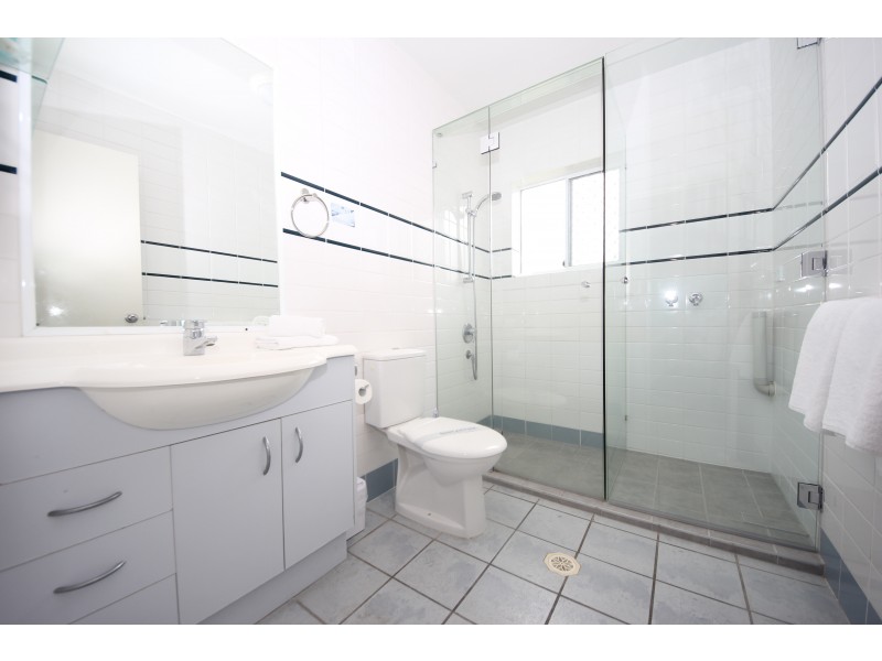 18/13-15 Anne Avenue, Broadbeach QLD 4218