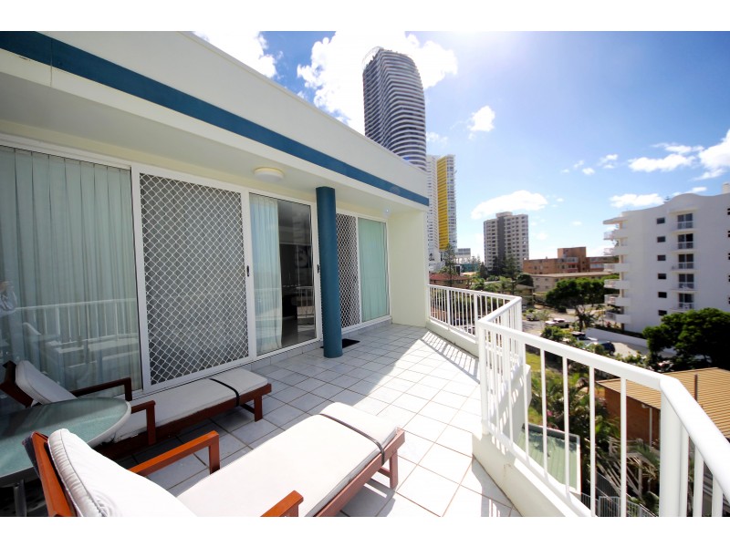 18/13-15 Anne Avenue, Broadbeach QLD 4218
