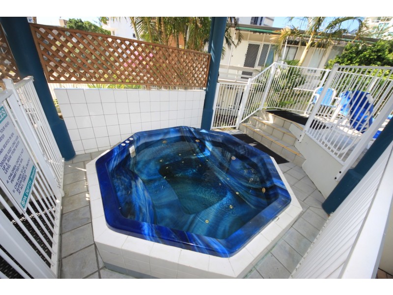 18/13-15 Anne Avenue, Broadbeach QLD 4218