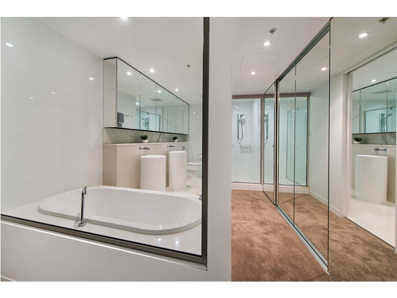 3403/1 Oracle Blvd, Broadbeach QLD 4218