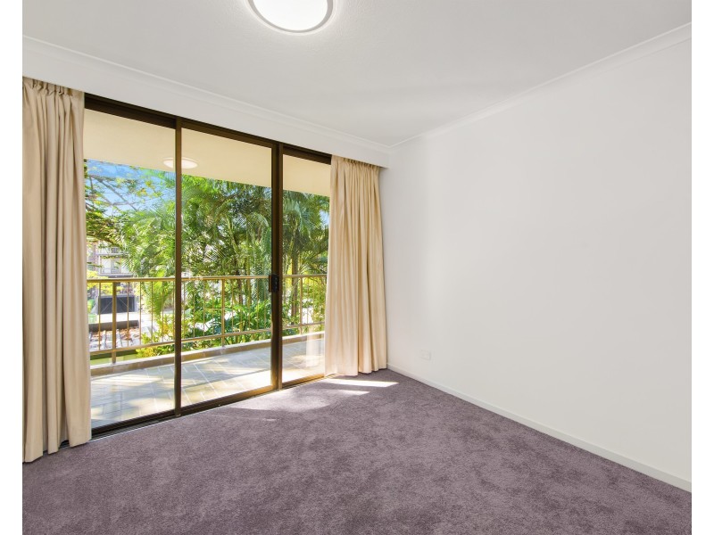 5/22 Armrick Avenue, Broadbeach QLD 4218