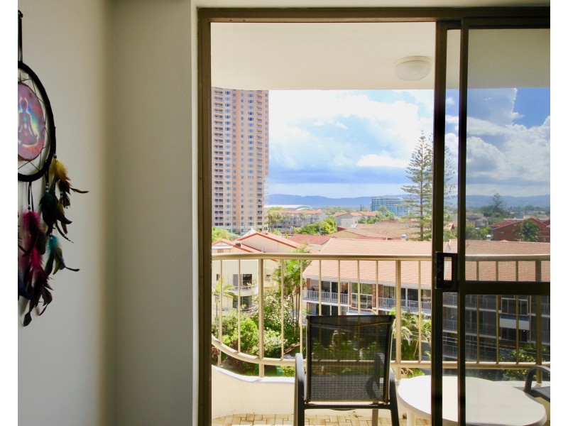 22/4 Britannia Ave, Broadbeach QLD 4218