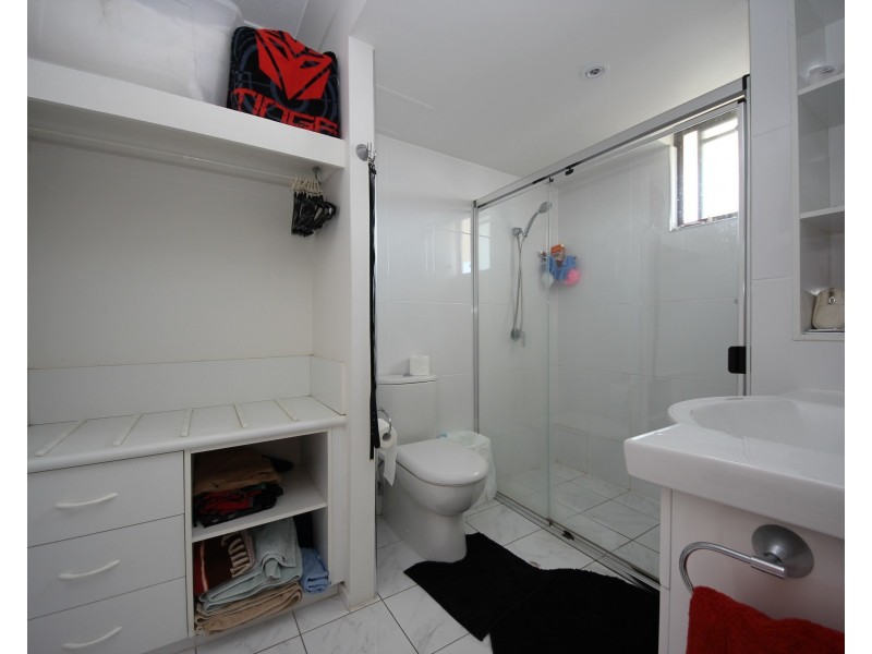 22/4 Britannia Ave, Broadbeach QLD 4218