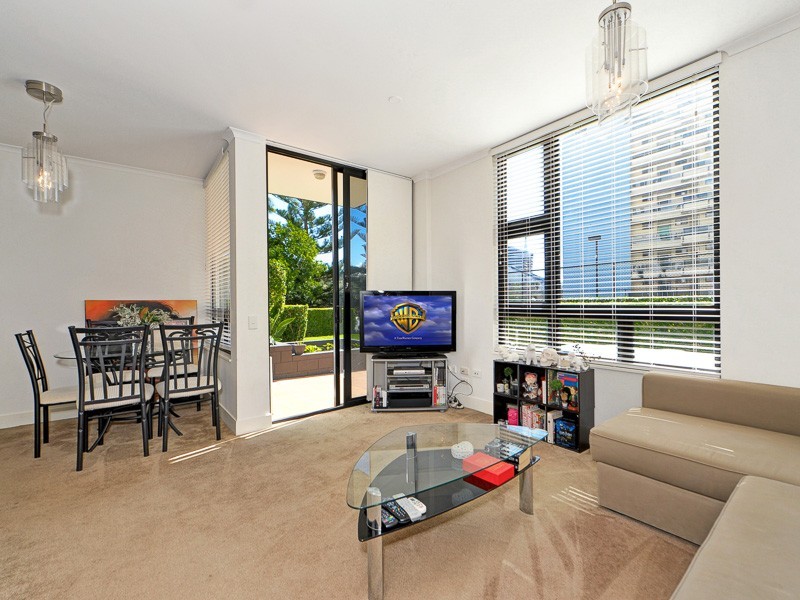 5/30 Surf Parade, Broadbeach QLD 4218