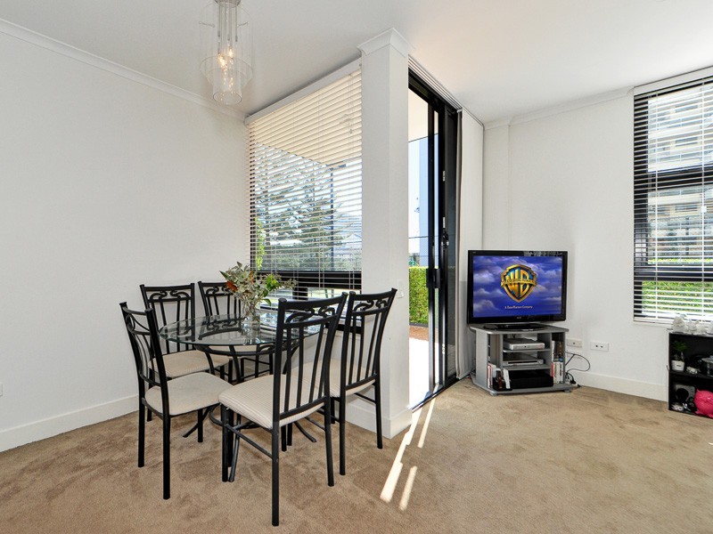 5/30 Surf Parade, Broadbeach QLD 4218