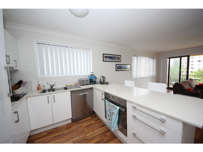 6/21 Australia Ave, Broadbeach QLD 4218