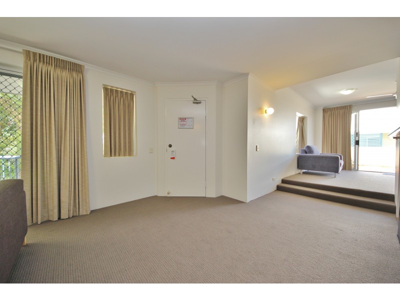 70/10-16 Alexandra Avenue, Mermaid Beach QLD 4218