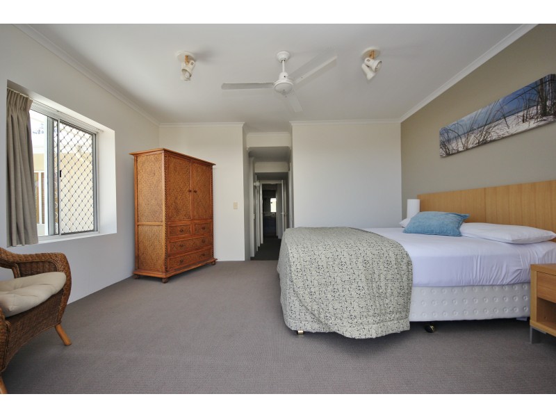 70/10-16 Alexandra Avenue, Mermaid Beach QLD 4218