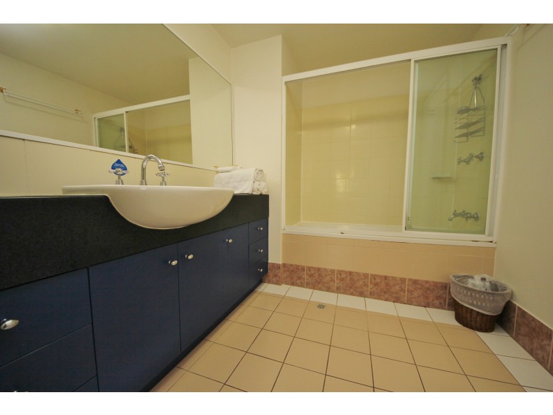 70/10-16 Alexandra Avenue, Mermaid Beach QLD 4218