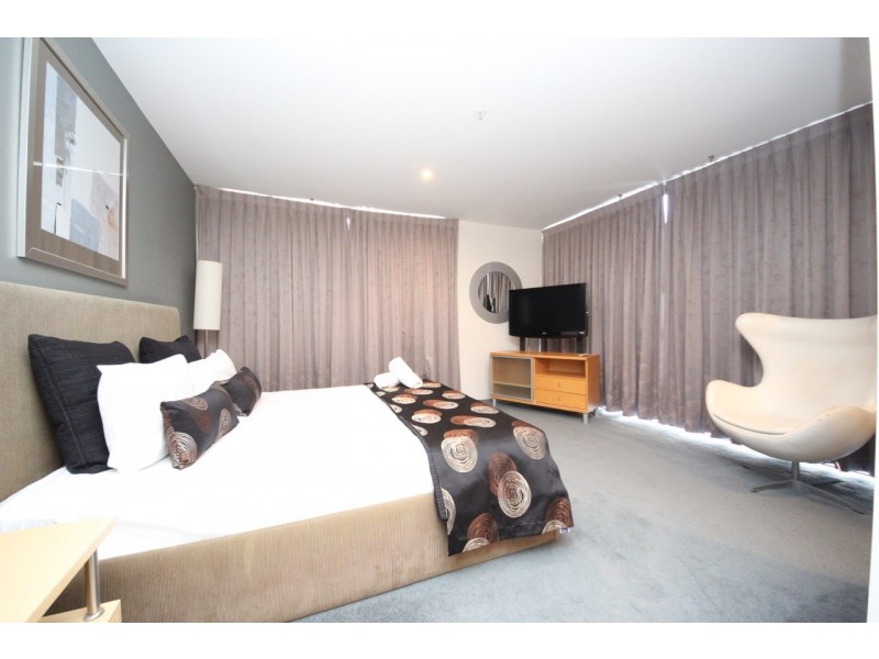 17-19 Albert Avenue, Broadbeach QLD 4218