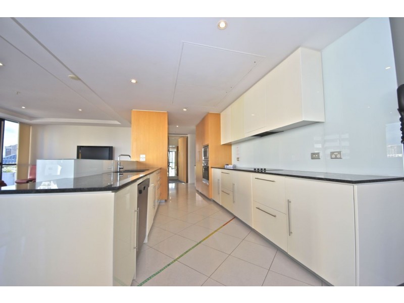 17-19 Albert Avenue, Broadbeach QLD 4218