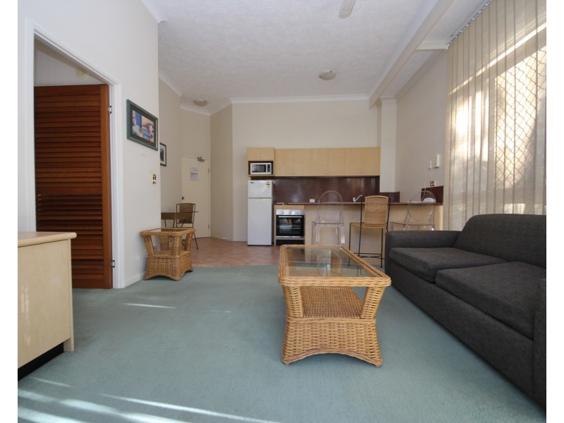 3/210 Surf Parade, Broadbeach QLD 4218