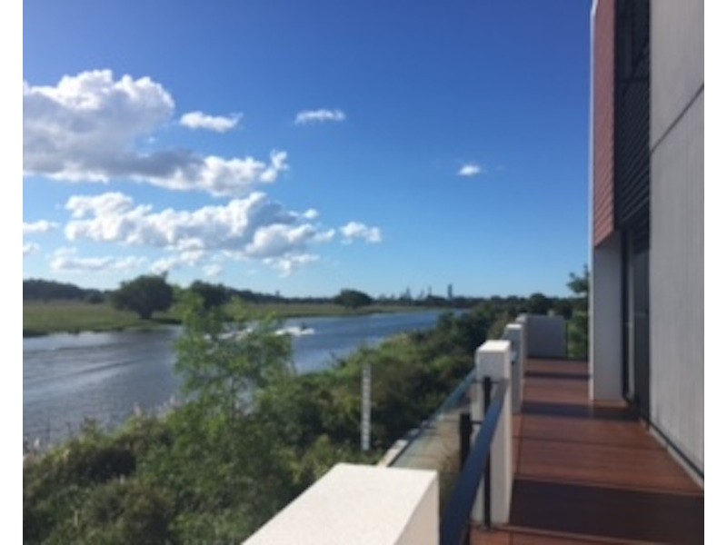 22/42  Stadium Drive, Robina QLD 4226