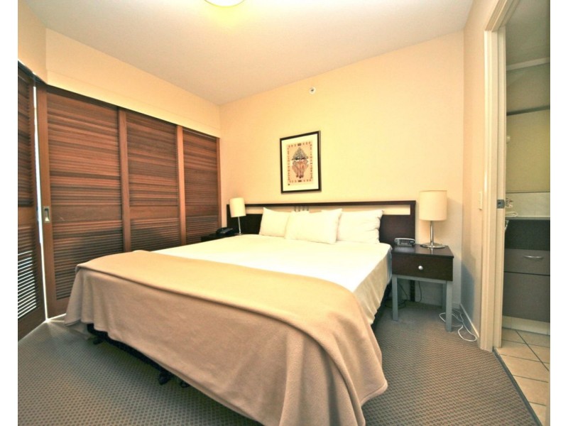 6/42-44  Surf Parade, Broadbeach QLD 4218