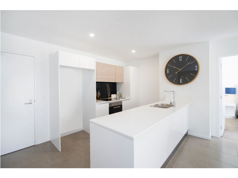 2204/ 1-7  Waterford Ct, Bundall QLD 4217