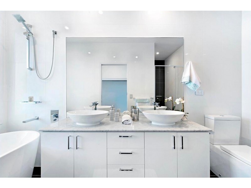 3701/5 Harbourside Court, Biggera Waters QLD 4216
