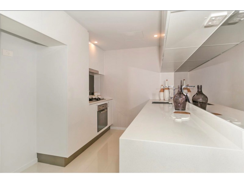 3701/5 Harbourside Court, Biggera Waters QLD 4216