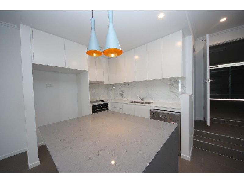 17 Brookyln Cresent, Robina QLD 4226
