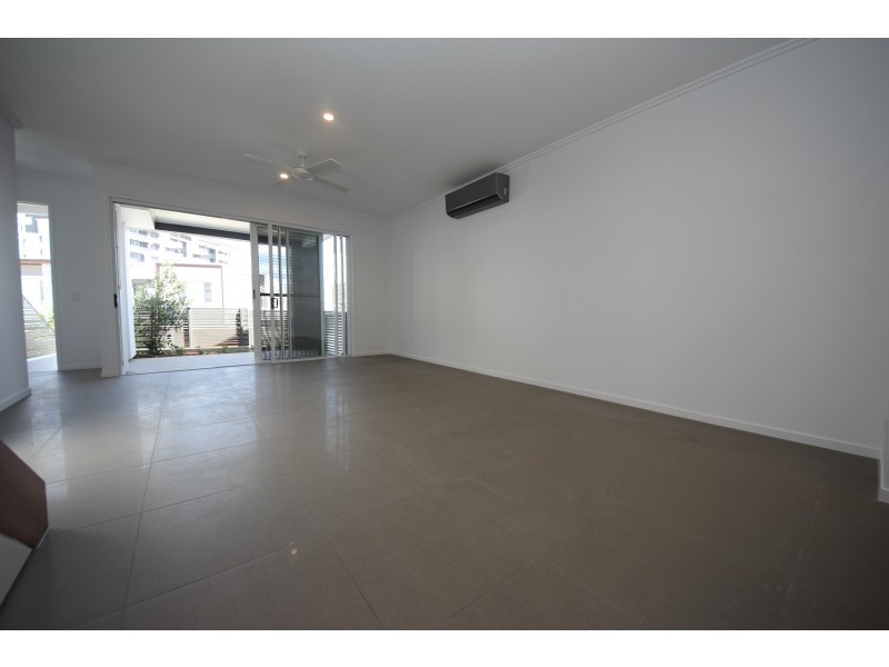 17 Brookyln Cresent, Robina QLD 4226