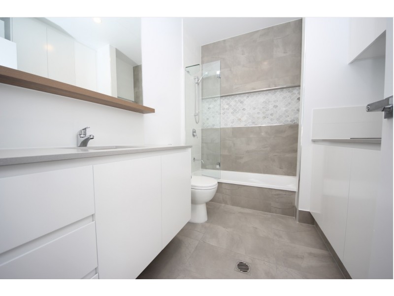 17 Brookyln Cresent, Robina QLD 4226
