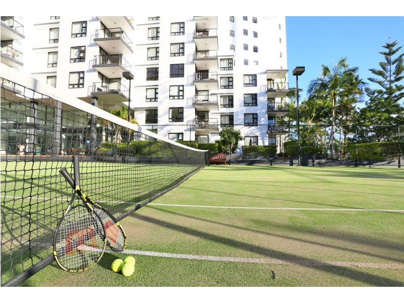 30 Surf Parade, Broadbeach QLD 4218