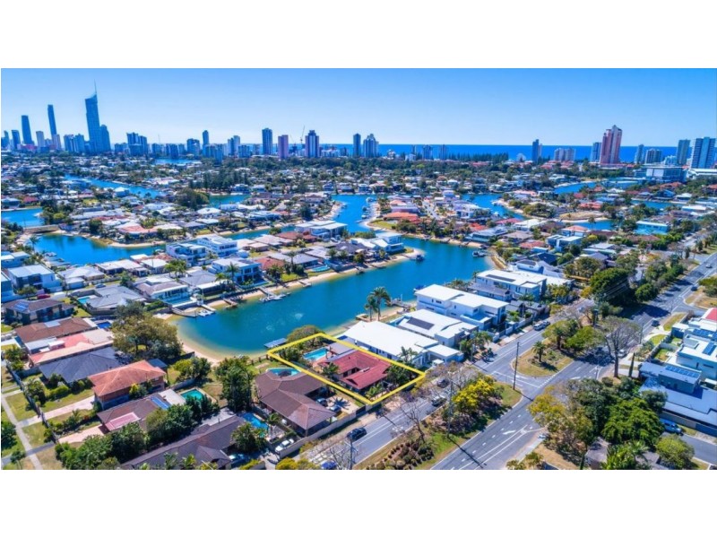 95 T E Peters Drive, Broadbeach Waters QLD 4218