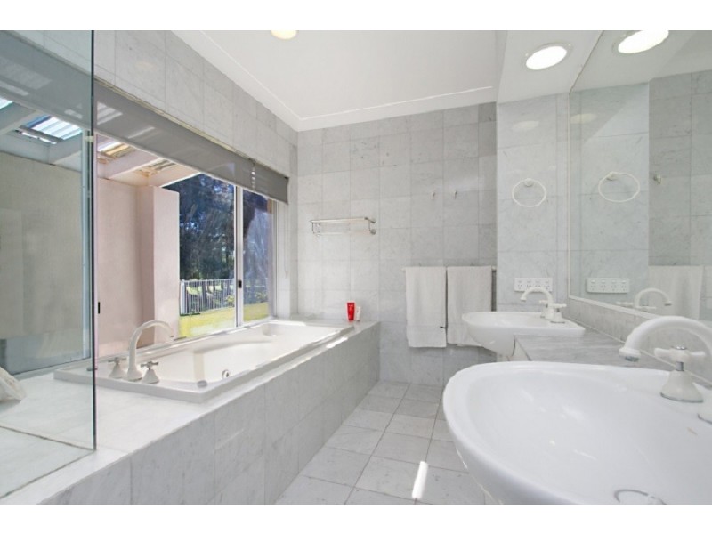 23/178 Palm Meadows Drive, Carrara QLD 4211