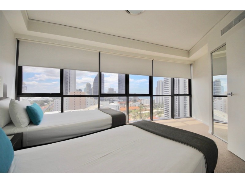 15/22 Surf Parade, Broadbeach QLD 4218